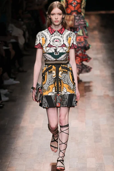 Look 13